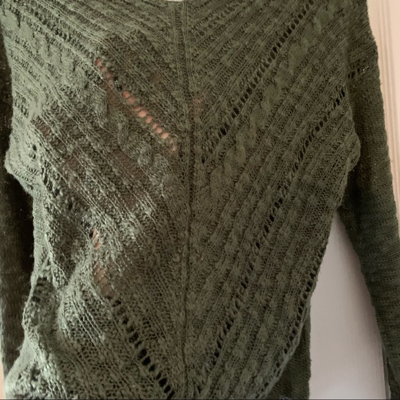 Green sweater - Picture 6 of 6
